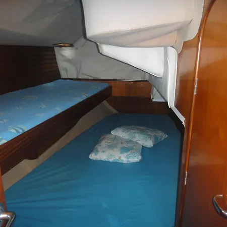 Botel Chiribita *